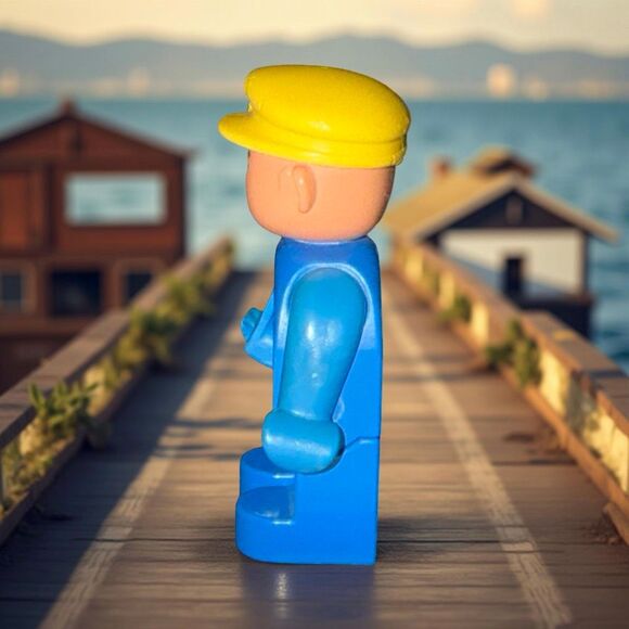 Vintage LEGO Duplo Male Figure Blue Legs Blue Top with Yellow Cap Figure A37 - Picture 5 of 6